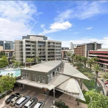 Beautiful 2 Bedroom Unit Great Location Apartment
