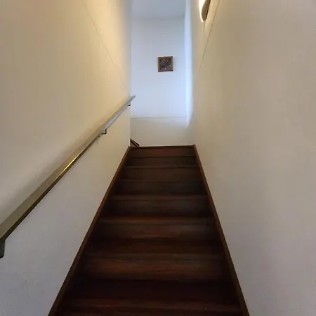 Spacious 1 Bedroom Mezzanine With Large Bath Views 2 Free Parking Spots Apartment