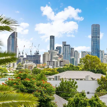 Apartment Stylish 3brm With Views,free Parking & Wifi *