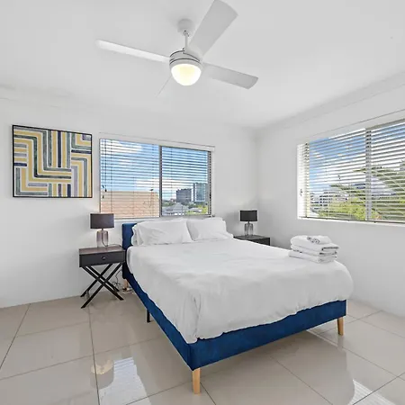 Apartment Stylish 3brm With Views,free Parking & Wifi