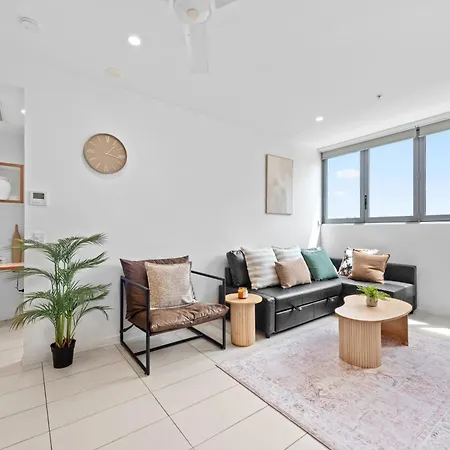 Apartment Bright And Cozy 2br With King Bed, Parking & Wi-fi Brisbane