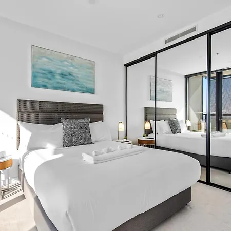 Valley Pad With Stunning Mountain Views, Pool & Gym Brisbane