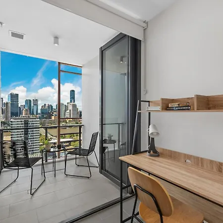 Apartment Stylish And Location With King Bed, Pool, Gym Brisbane