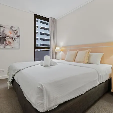 Heart Of Cbd 2br Parking Close To Everything Brisbane