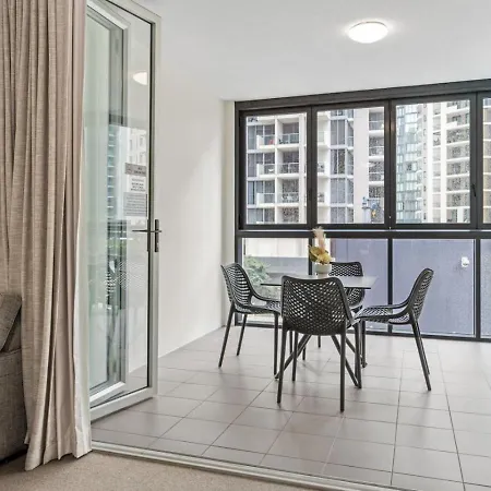 Apartment Heart Of Cbd 2br Parking Close To Everything Brisbane