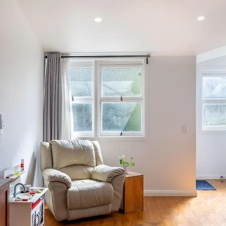 Family Friendly Cozy 3br House At Annerley Holiday home
