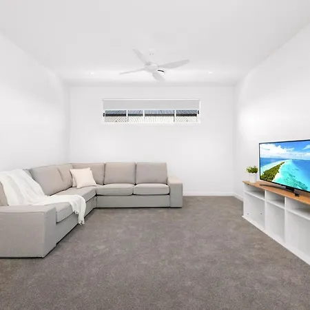 Apartment Excellent Condition With Everything We Needed For Our *