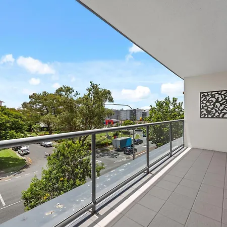 Spacious 2br Close To Uq, Shops With 2parking & Pool Apartment Brisbane