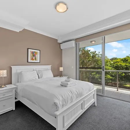 Apartment Spacious 2br Close To Uq, Shops With 2parking & Pool