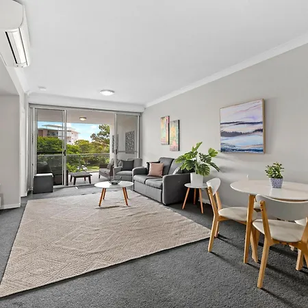 Spacious 2br Close To Uq, Shops With 2parking & Pool Apartment Brisbane