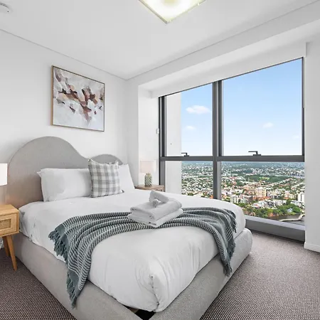 Altitude 2br - Stunning Views, Pool & Parking Brisbane