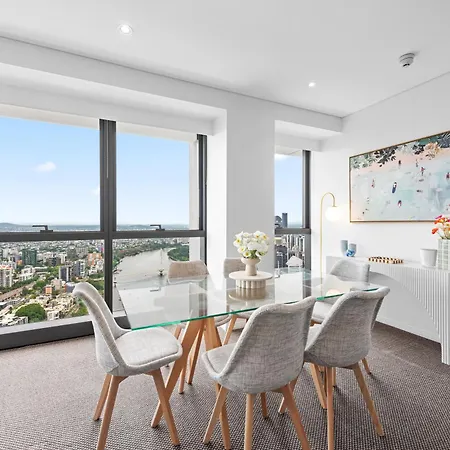 Apartment Altitude 2br - Stunning Views, Pool & Parking Brisbane