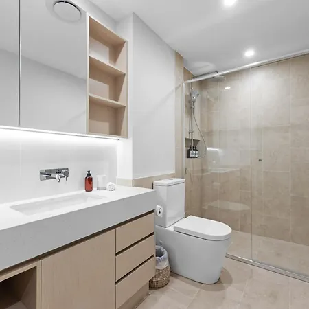 Riverside 2br With Amazing Rooftop Pool & Parking Apartment Brisbane