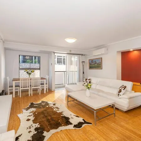 Metropolis Apartment *