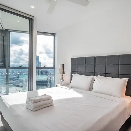 Apartment River View 2-bedroom With Parking