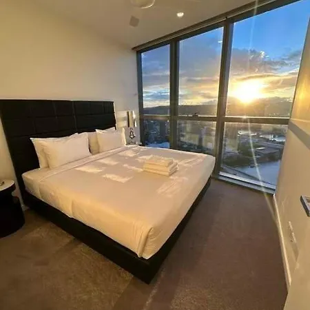 River View 2-bedroom With Parking