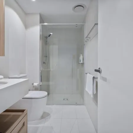 Queens Wharf River And Skyline Prime Cbd Spot Apartment