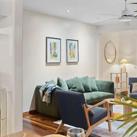 Family Friendly 4br Near Shops And Parks Holiday home *