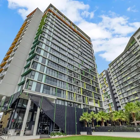 Close To Hospital With Pool And Car Park! * Brisbane