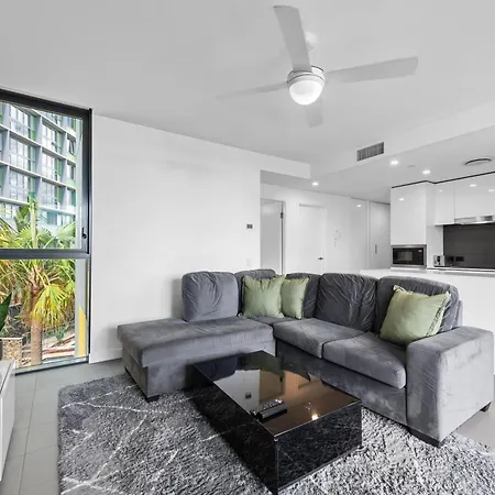 Close To Hospital With Pool And Car Park! Apartment