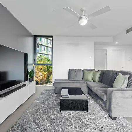 Close To Hospital With Pool And Car Park! Apartment Brisbane