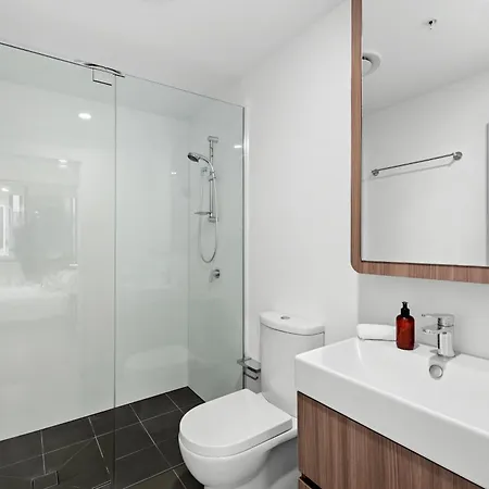View With Balcony, King Bed And Rooftop * Brisbane