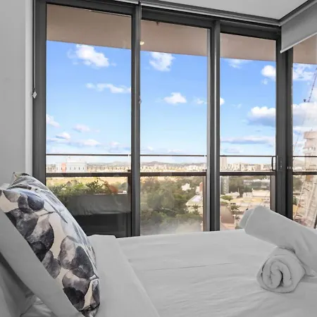 Prime Stay, Steps To River Mall And South Bank Apartment