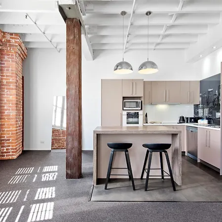 Riverfront Woolstore With Car Park, Pool And Ac *