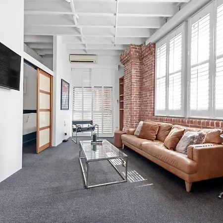 Apartment Riverfront Woolstore With Car Park, Pool And Ac