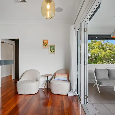 Maison Marie: Cinebar Getaway 4 Bedrooms 2.5 Baths * Brisbane
