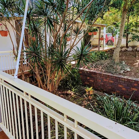 Leafy 3-bedroom Escape To Nature-air Conditioned With Smart Entry Holiday home