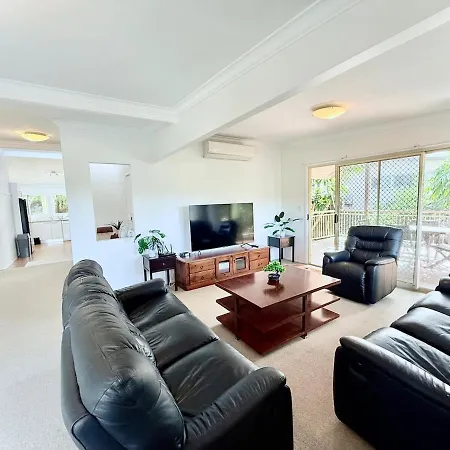 Leafy 3-bedroom Escape To Nature-air Conditioned With Smart Entry Holiday home *
