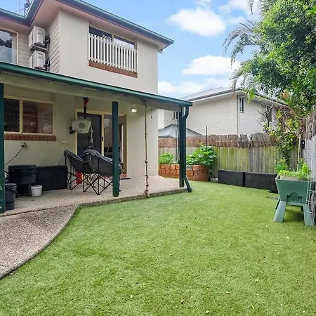 Luxurious Urban Eco Escape 3br Holiday home