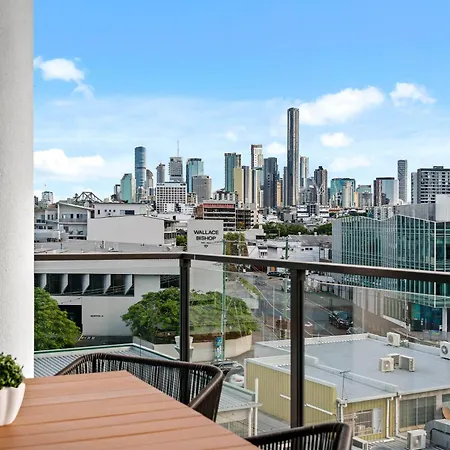 Spacious With Stunning Views And Car Park! Apartment *