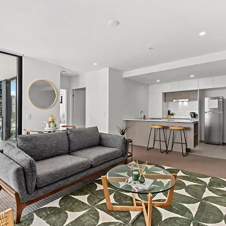 Spacious With Stunning Views And Car Park! Apartment *
