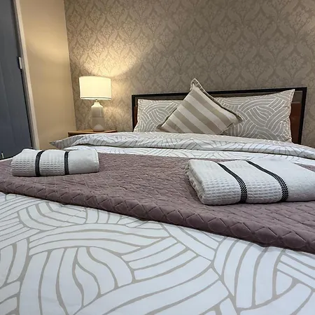 Entire House In A Location * Brisbane