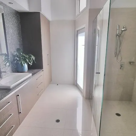 Designed For Relaxation, Entertainment, And Unforgettable Experiences Holiday home Brisbane