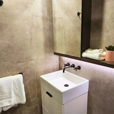 Apartment Comfy 1 Bedroom With Wifi And Parking Brisbane