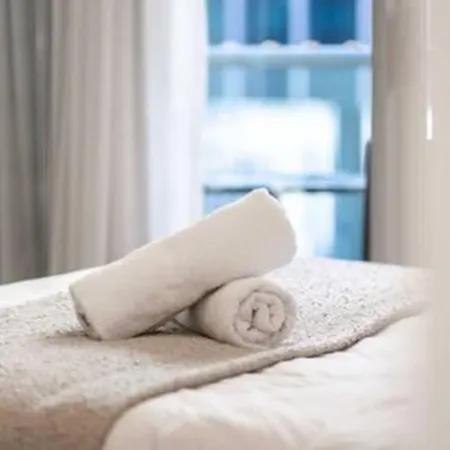 Chic Living 1b1b Shared Pool Bbq Gym C31 *