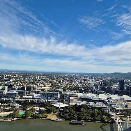 Queen's Wharf Luxury River Views Apartment