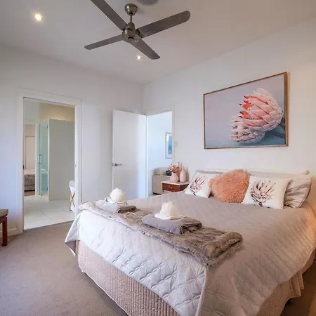 Short On Esplanade One Bedroom With Private Pool