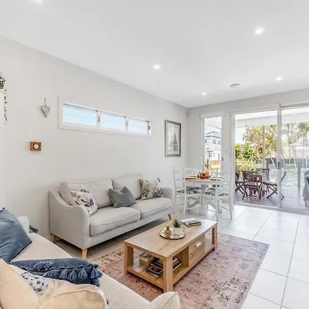 Apartment Short On Esplanade One Bedroom With Private Pool Brisbane