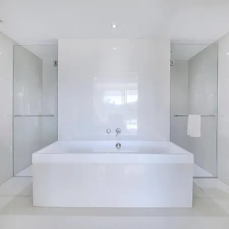 'the Riveredge' Chic Resort-style Luxury Near Cbd Apartment *