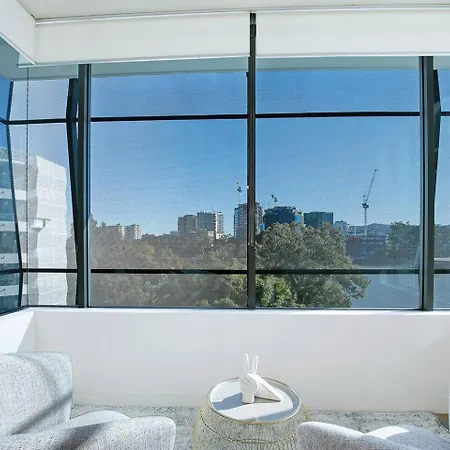 'the Riveredge' Chic Resort-style Luxury Near Cbd Apartment *