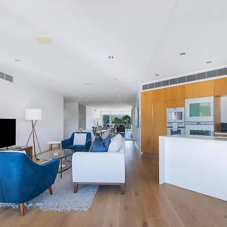 Apartment 'the Riveredge' Chic Resort-style Luxury Near Cbd *