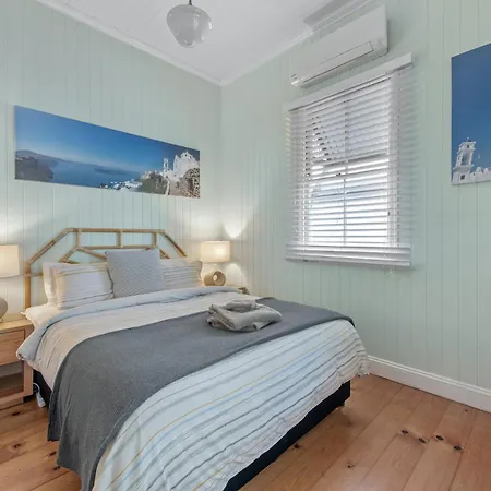 Comfy Character Qld'r ~ 3bed Self-contained-upstairs House W/parking ~ Woolloongabba *