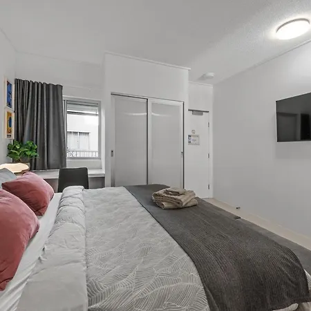 Artful Abode 1bed-1bath-1car - 5 Mins To Cbd *