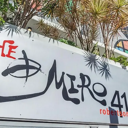 Artful Abode 1bed-1bath-1car - 5 Mins To Cbd Apartment
