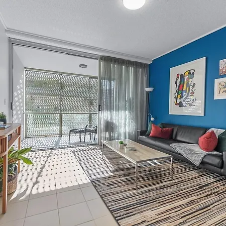 Artful Abode 1bed-1bath-1car - 5 Mins To Cbd Apartment
