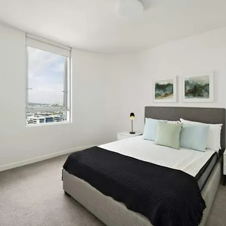 Apartment High Lvl Private And Quiet River View 2bd